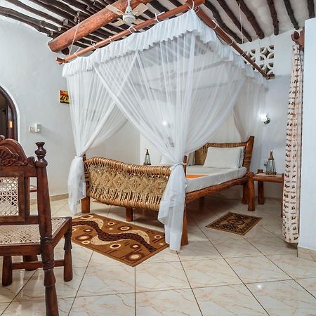 Diani Beach-Villa Kirsch Galu Εξωτερικό φωτογραφία